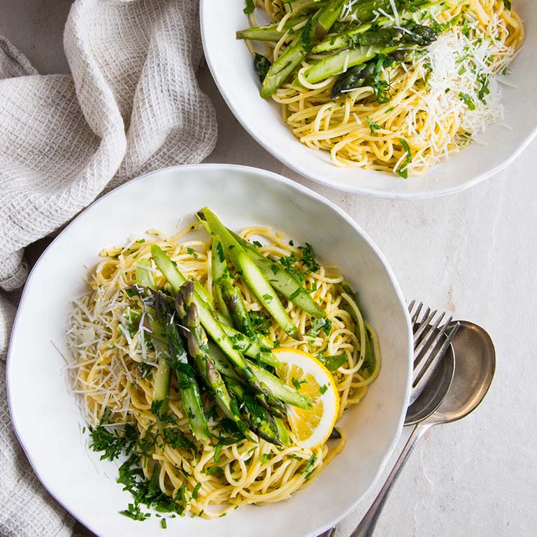 SPAGHETTI CARBONARA WITH ASPARAGUS SQUARE