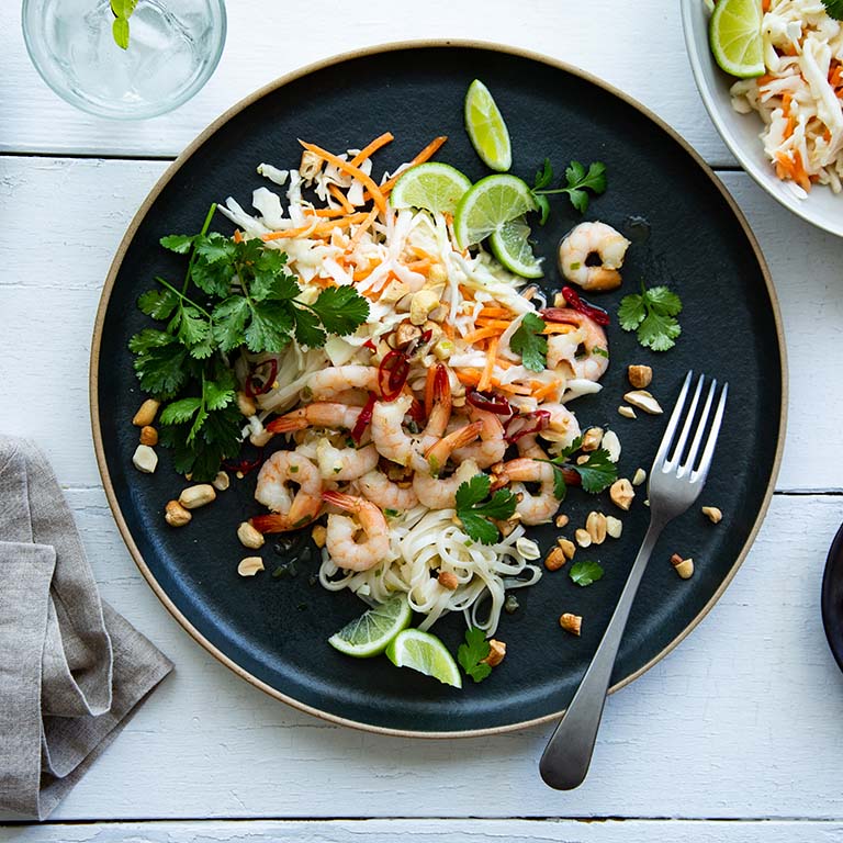 COLESLAW WITH CHILLI PRAWNS AND RICE NOODLES