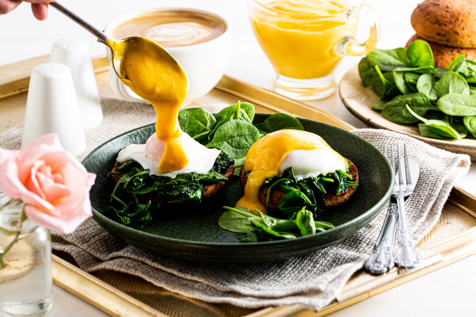 EGGS BENEDICT WITH WILTED SPINACH & HOLLANDAISE SAUCE LeaderBrand
