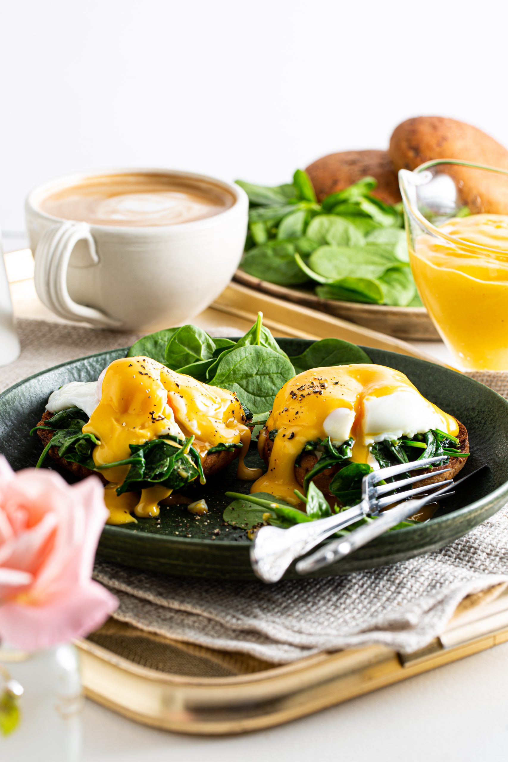 EGGS BENEDICT WITH WILTED SPINACH & HOLLANDAISE SAUCE LeaderBrand