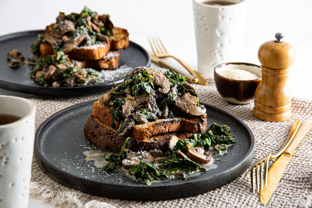CREAMY MUSHROOM & SPINACH ON TOAST LeaderBrand