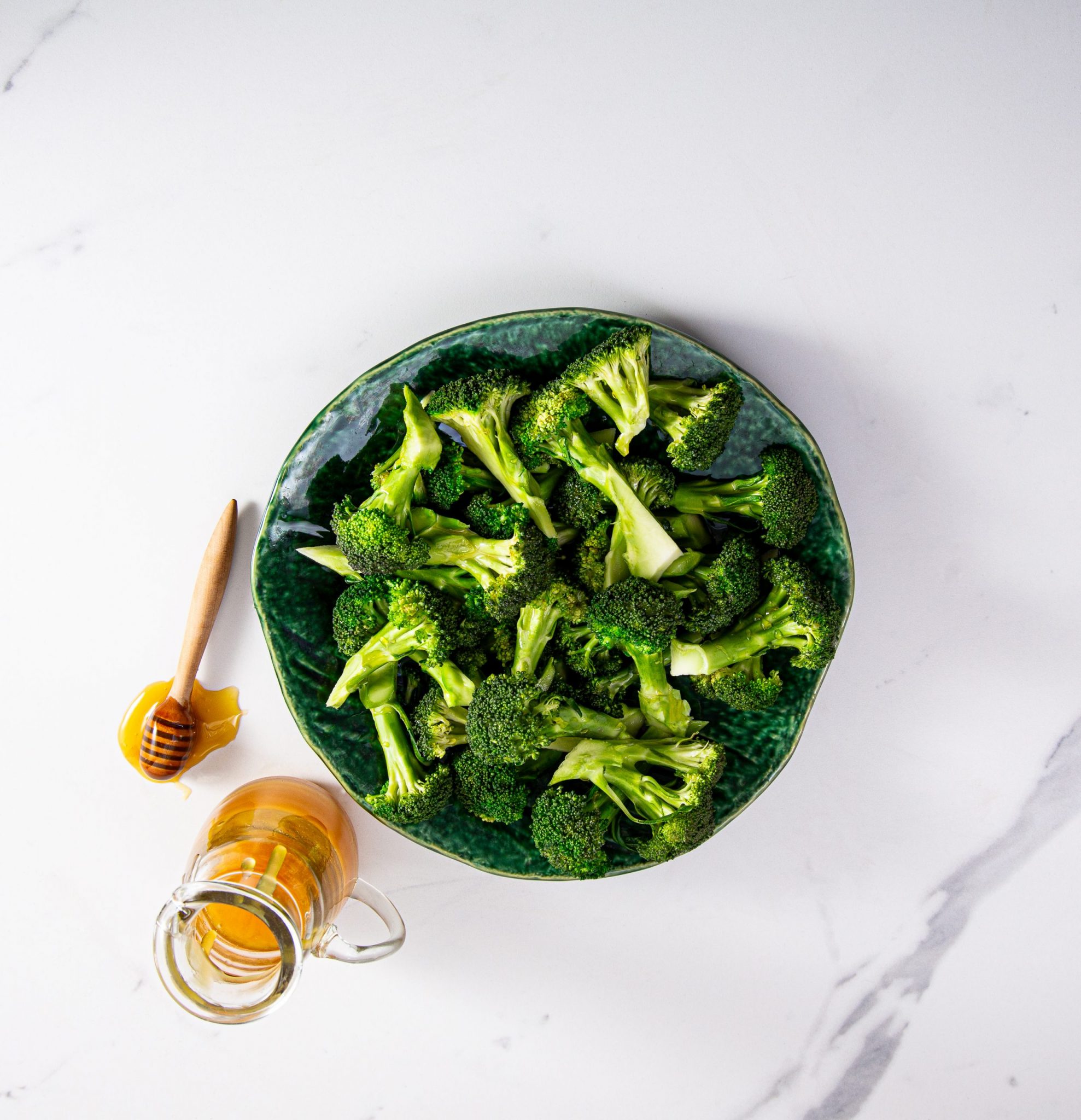 BROCCOLI WITH TĀWARI HONEY, LEMON & BUTTER SAUCE LeaderBrand